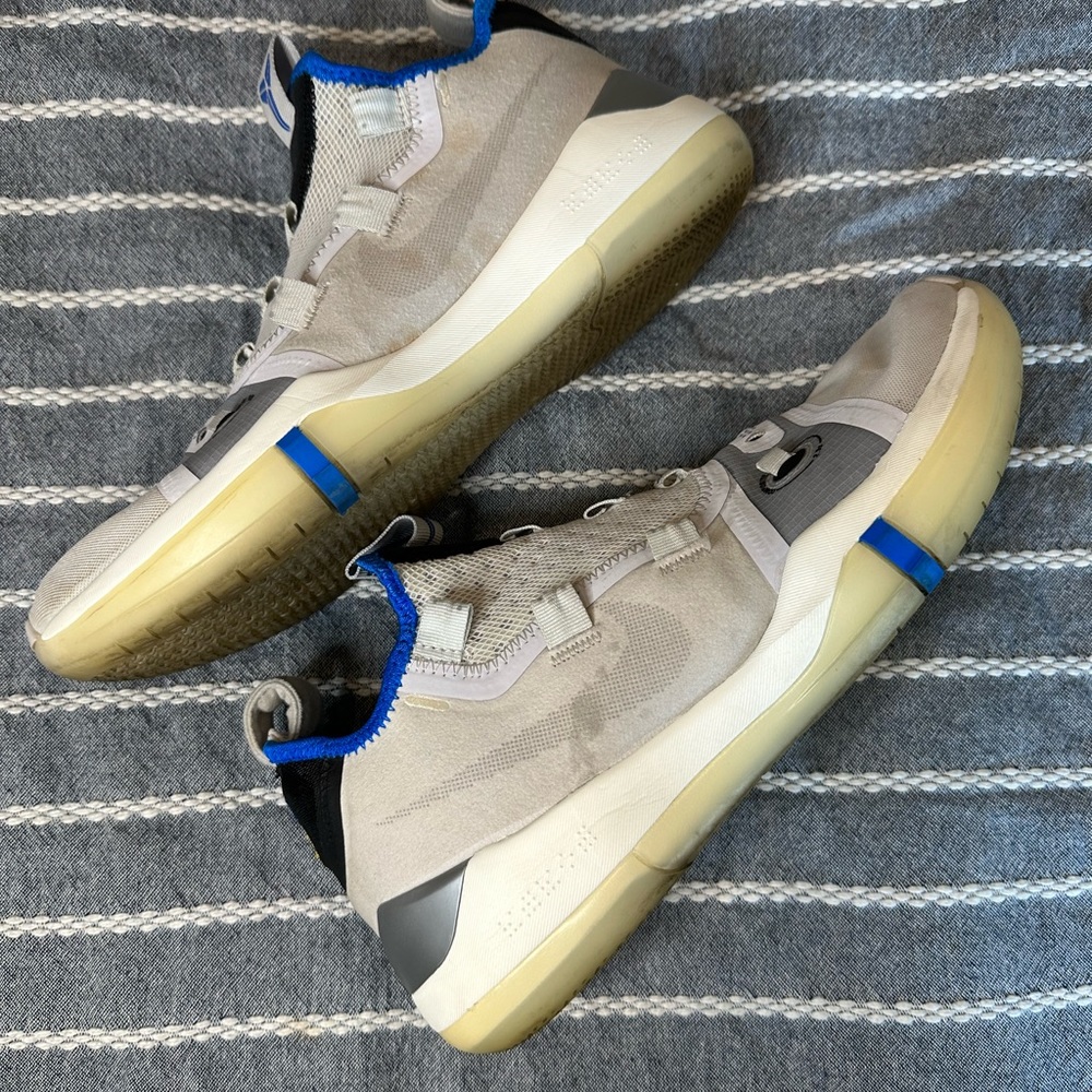 Kobe Ad Vast Grey/Moon Particle Size 9.5 - image 3